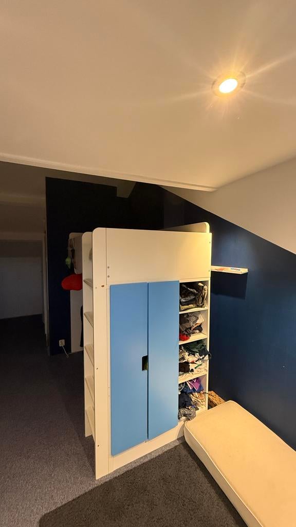 Hoogslaper met bureau en opbergruimte gratis, Kinderen en Baby's, Kinderkamer | Stapelbedden en Hoogslapers, Ophalen