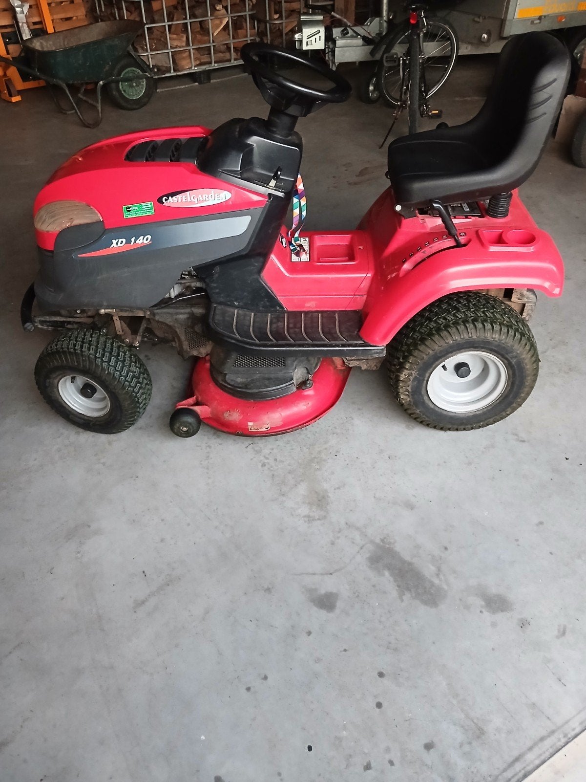 Castelgarden XD 140 Zitmaaier - Briggs & Stratton Motor, Ophalen, Cirkelmaaier, Gebruikt, Benzine-grasmaaier