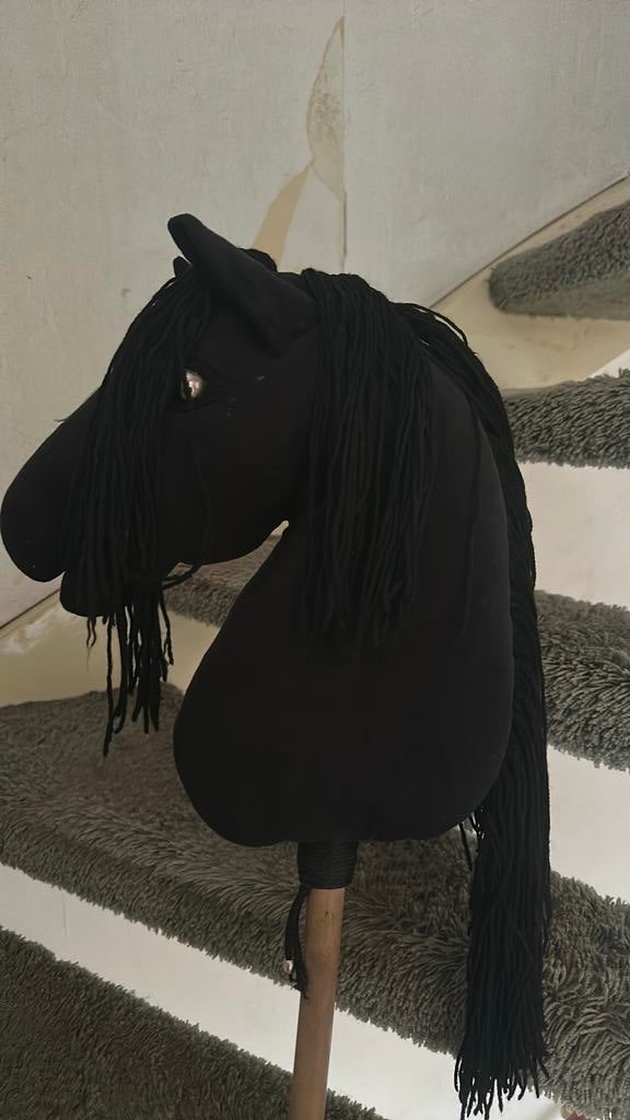 Hobby horse, Ophalen, Nieuw