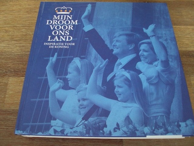 Twee boeken over het koningshuis, Ophalen of Verzenden, Nieuw, Tijdschrift of Boek