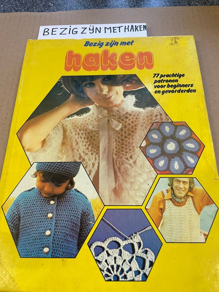 bezig zijn met haken, Boeken, Ophalen of Verzenden, Zo goed als nieuw, Breien en Haken