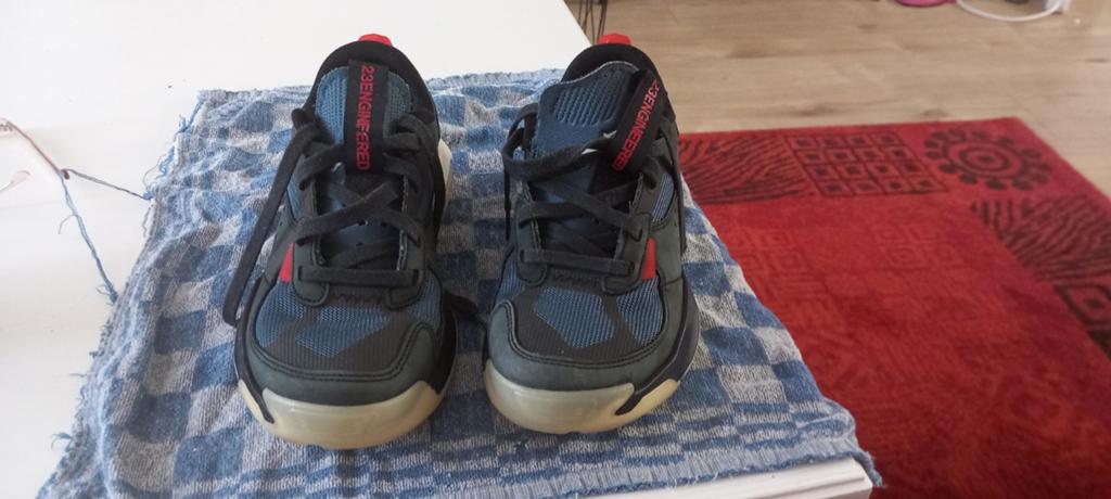 Jordan Air 200E, Ophalen of Verzenden, Zo goed als nieuw, Overige kleuren