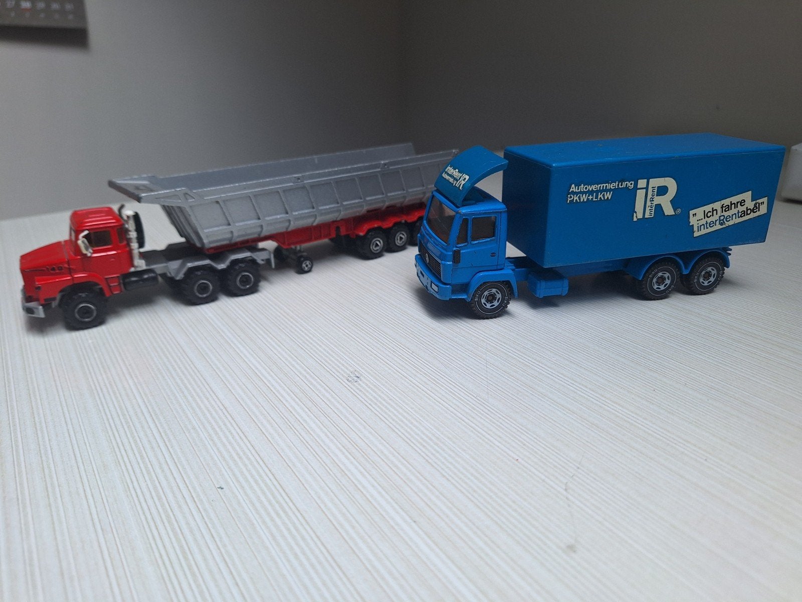 Majorette Scania 140 1:60 en Siku Mercedes Ecoliner 1:50, Hobby en Vrije tijd, Modelauto's | 1:50, Gebruikt, Bus of Vrachtwagen