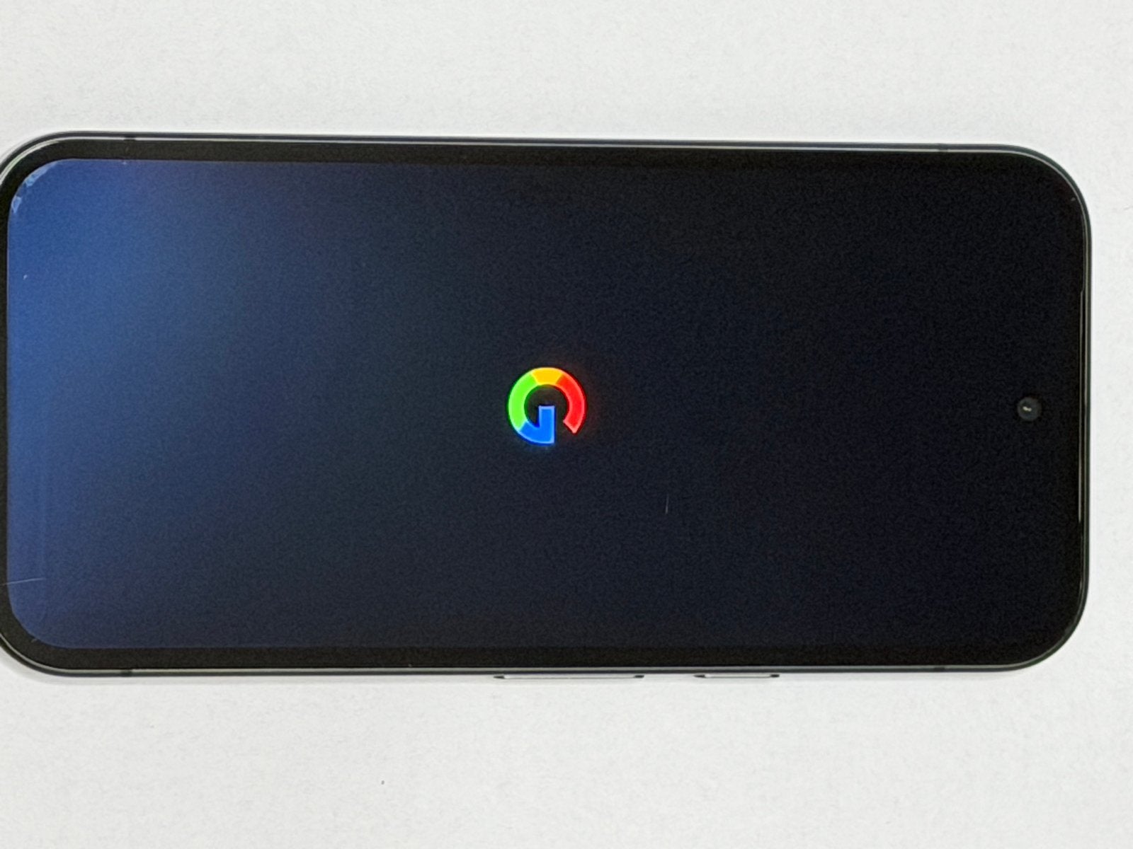 Foto 6 van Google Pixel 10a 128GB Obsidian - Zo goed als nieuw