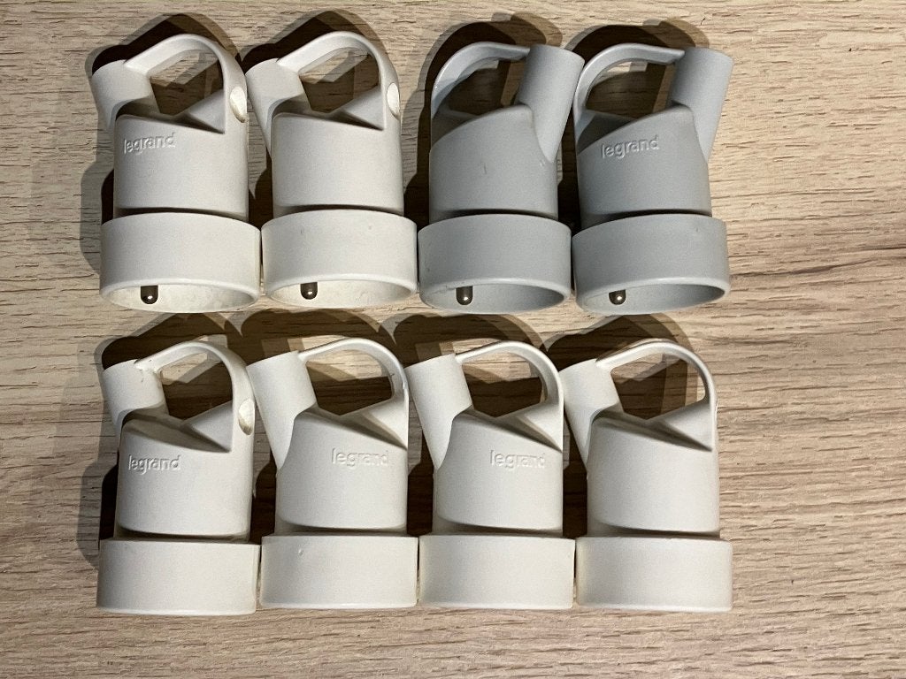 NIEUW : 8 * Legrand Stekker 2P+A met ring 16A - 50% !, Ophalen of Verzenden, Nieuw, Apparatuur