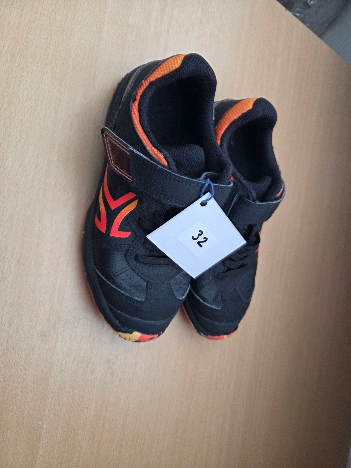 Zwarte gymschoenen maat 32 met klittenbandsluiting, Ophalen of Verzenden, Jongen of Meisje, Sportschoenen