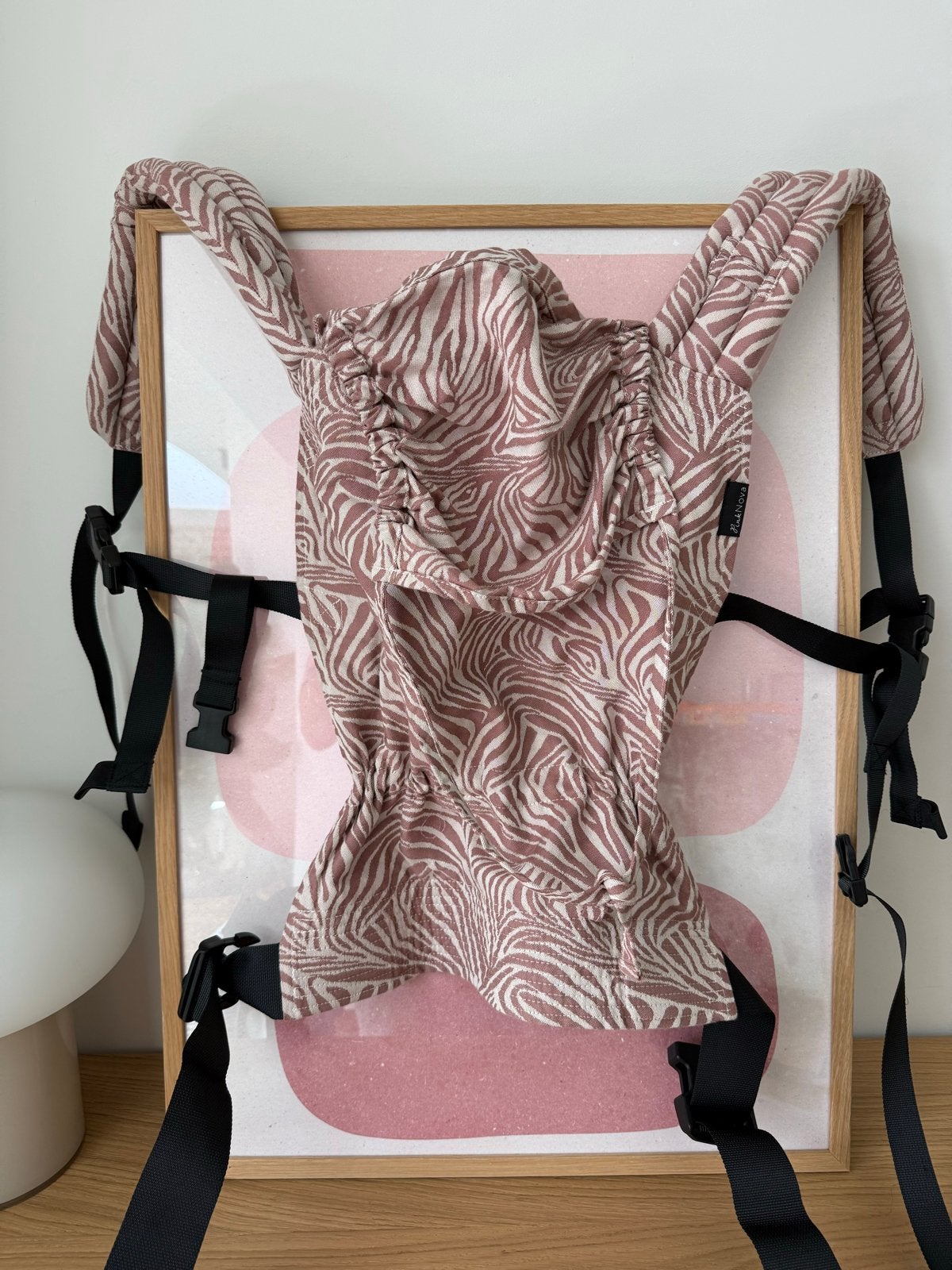 PinkNova Easy Carrier Zena Draagzak - Limited Edition, Overige merken, Buik of Rug, Ophalen of Verzenden, Zo goed als nieuw
