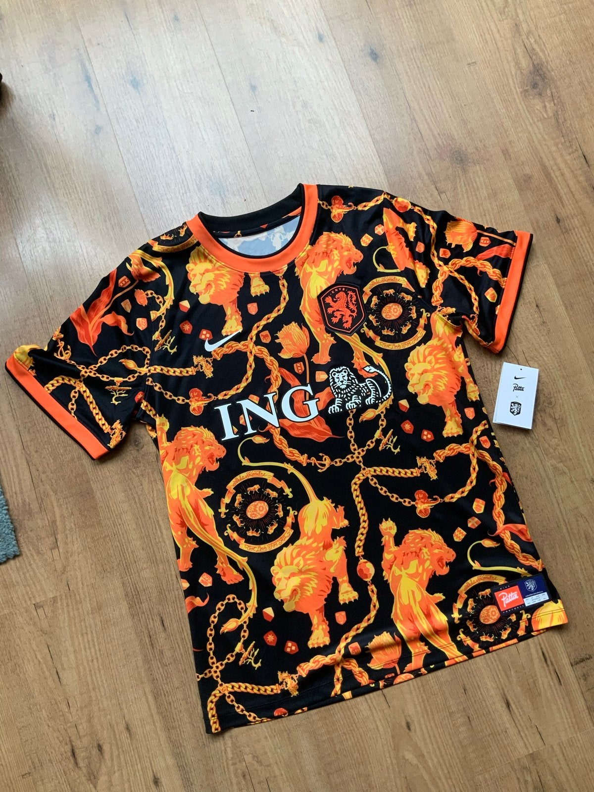KNVB Nike Patta pre match shirt maat L - nieuw en echt, Sport en Fitness, Voetbal, Maat L, Ophalen of Verzenden, Nieuw, Shirt