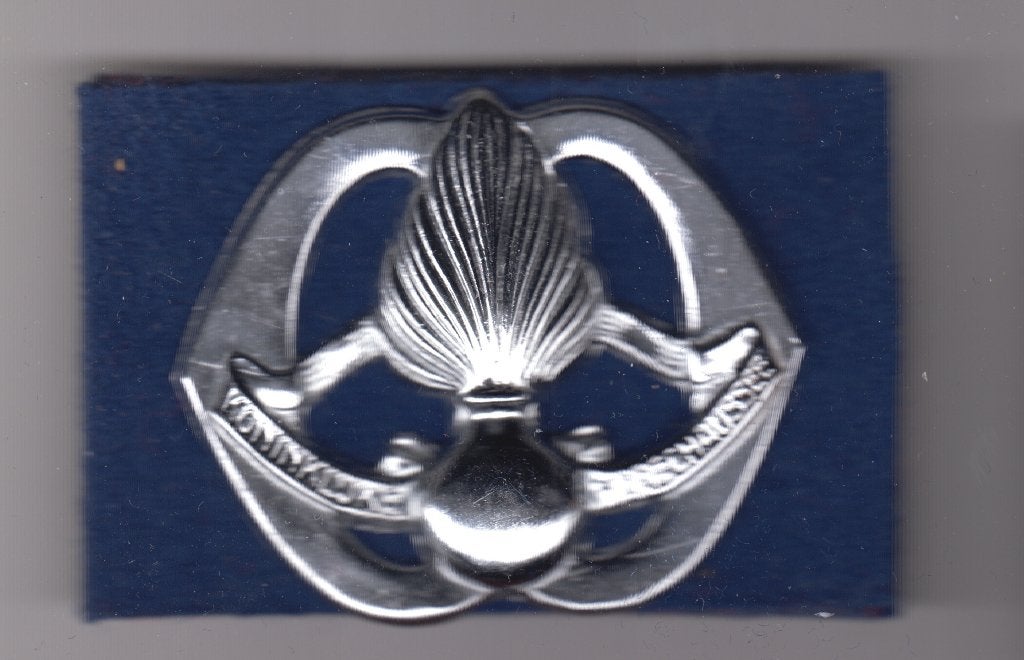 oud baretembleem Kon. Marechaussee, Ophalen of Verzenden, Marechaussee, Nederland, Embleem of Badge
