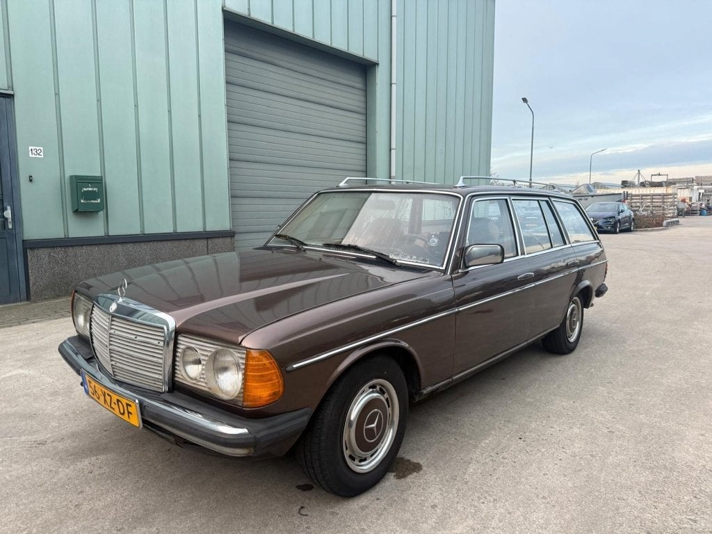 Mercedes-Benz 200-280 (W123) Combi 250 diesel 5cilinder 7zit, Bruin, Leder en Stof, Mercedes-Benz, 2998 cc