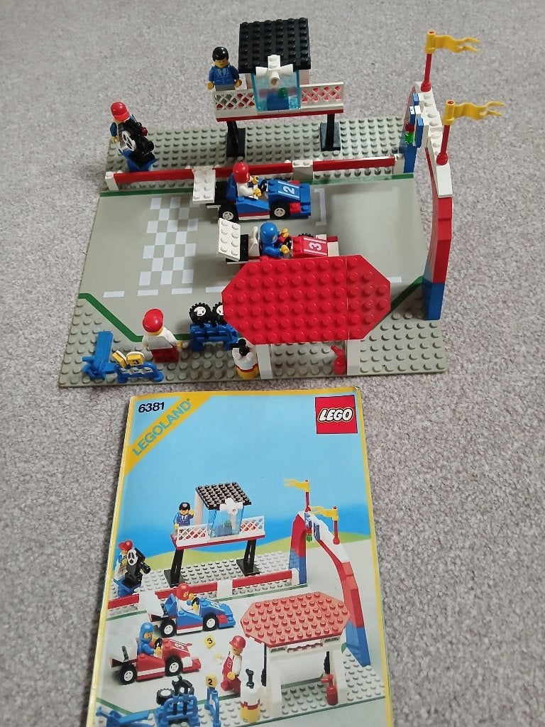 lego  6381 race cirquit., Kinderen en Baby's, Speelgoed | Duplo en Lego, Ophalen, Gebruikt, Lego, Compleet