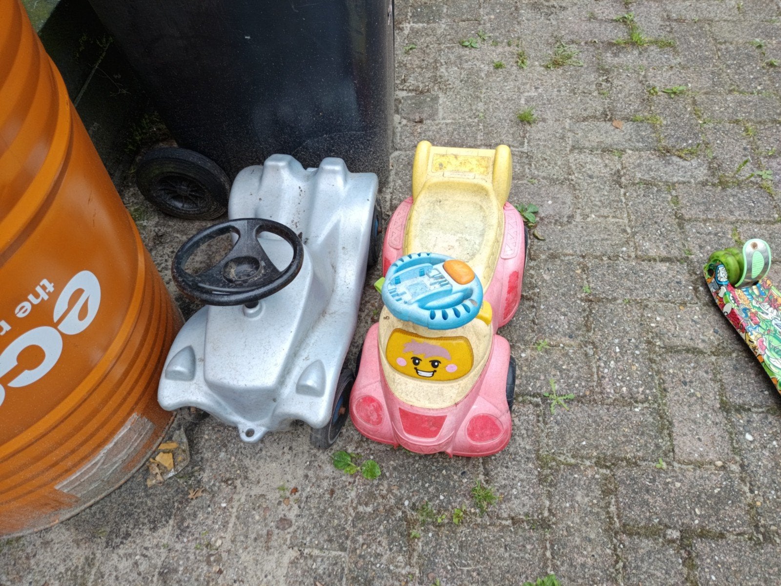 Loopfietsjes stepjes en twee kinderfiestjes, Ophalen, Gebruikt, Gewone step