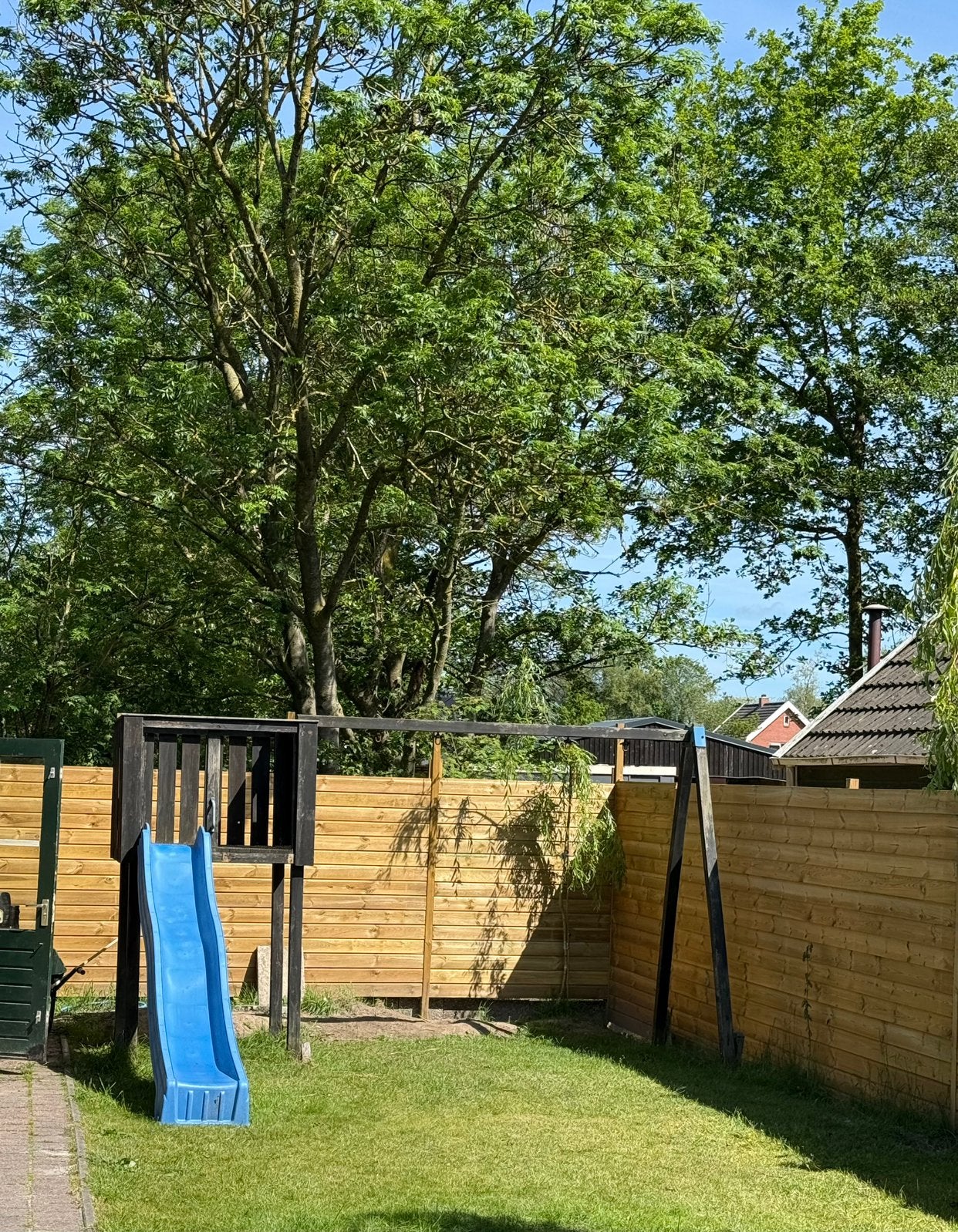 Klimrek schommel glijbaan, Ophalen