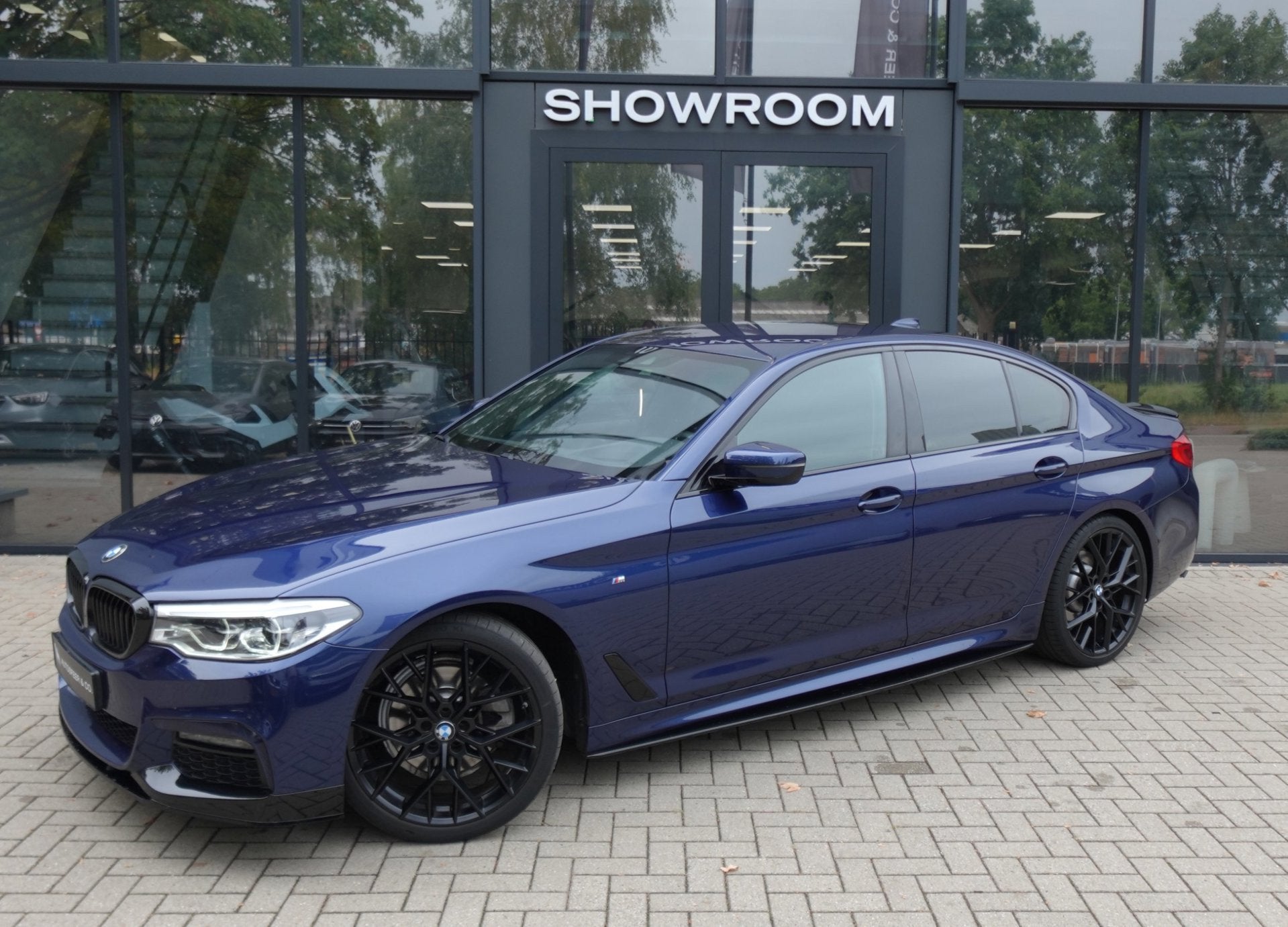 BMW 5-serie 520i Edition M-PAKKET MEMORY HUD LEER, Auto's, BMW, Automaat, 1998 cc, Achterwielaandrijving, Gebruikt