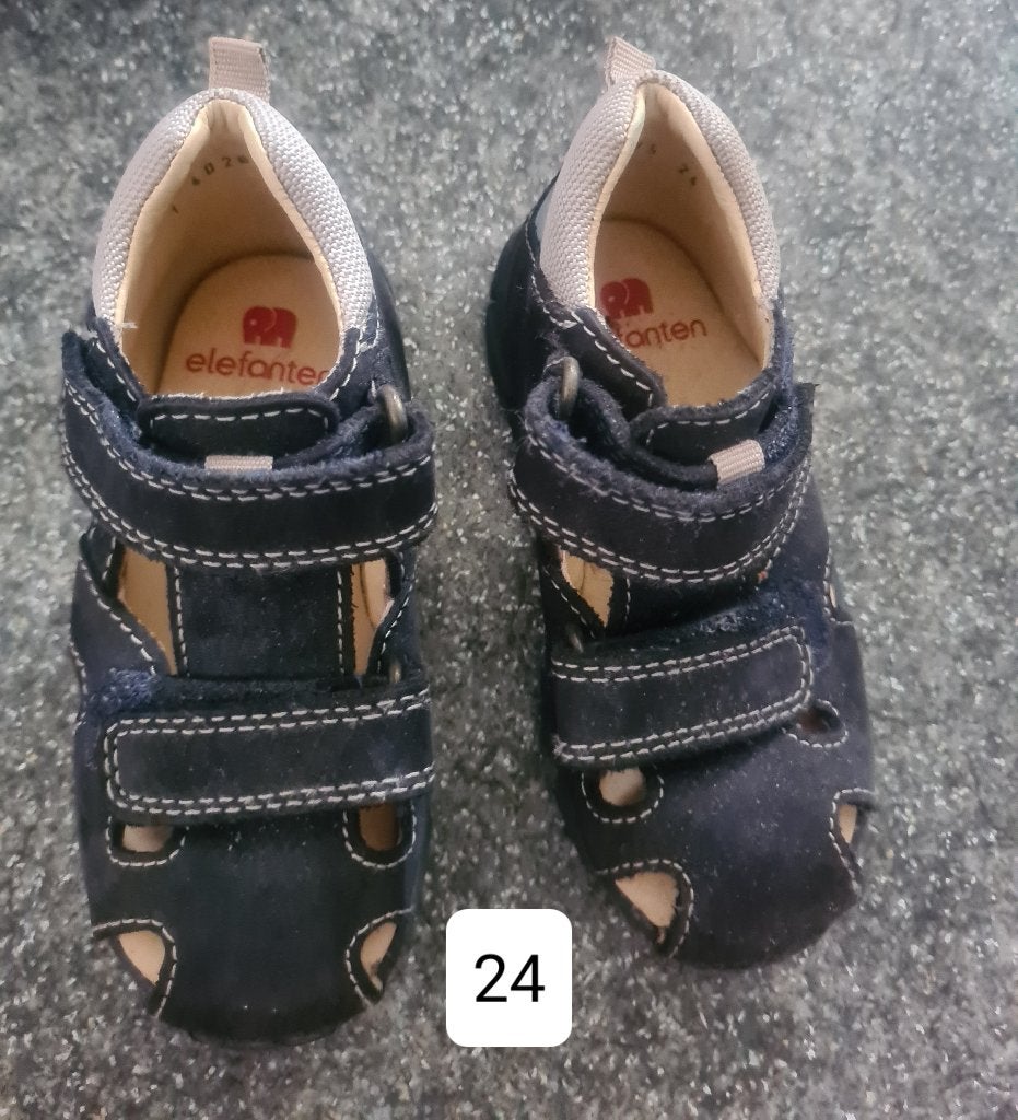 2x zgan dure sandalen, Jongen of Meisje, Schoenen, Ophalen of Verzenden, Zo goed als nieuw