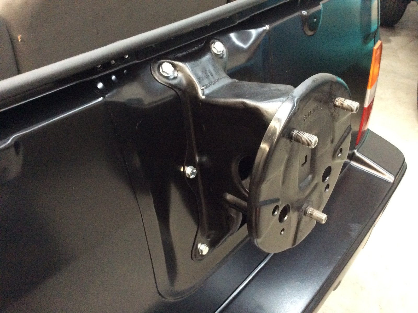 Orginele  Suzuki Vitara reservewiel ophanging gepoedercoat, Ophalen of Verzenden, Nieuw, Suzuki