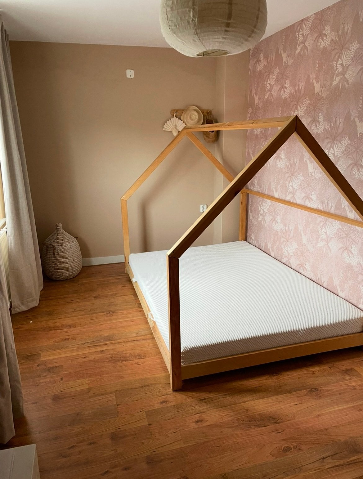 Bedhuisje | montessori bed, Ophalen, 85 tot 100 cm, Zo goed als nieuw, Matras