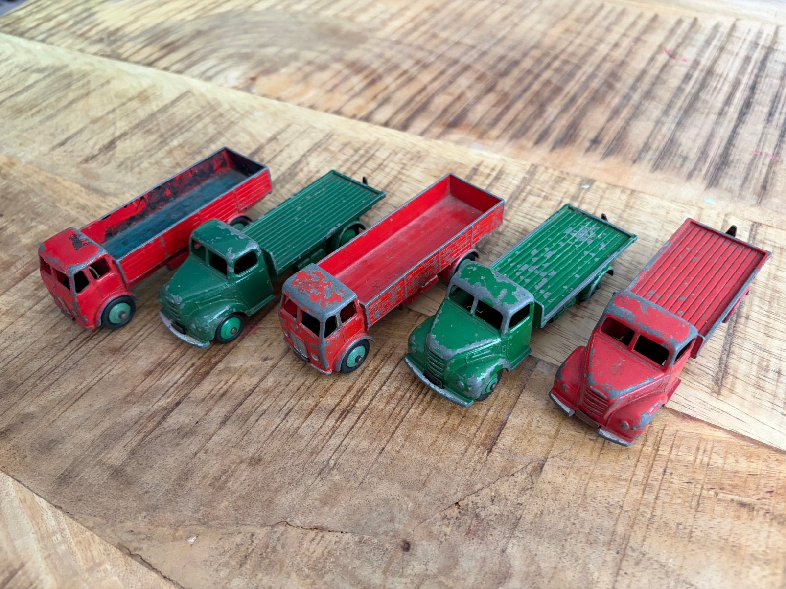 5x Dinky Toys Trucks. Fordson & forward control lorry, Ophalen of Verzenden, Gebruikt, Bus of Vrachtwagen, Dinky Toys