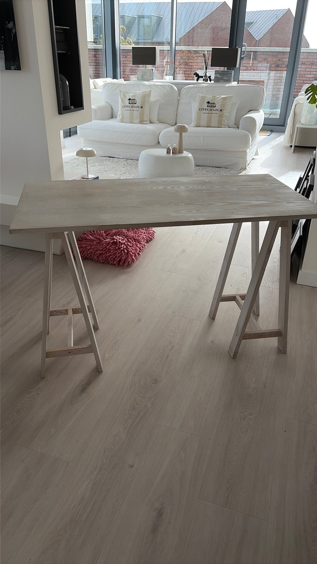 Modern bureau met schragen, Huis en Inrichting, Ophalen, Opbergruimte, Gebruikt, Hout