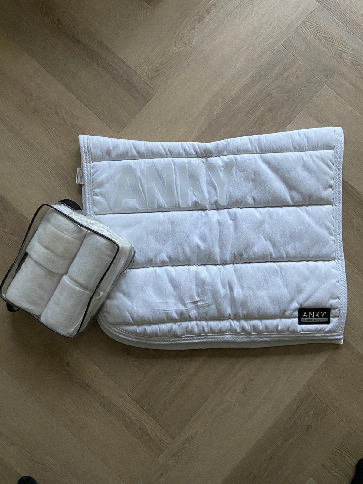 Anky dekje met witte bandages - wit - full - zeer netjes, Wit, Zo goed als nieuw, Anky, Full (L)