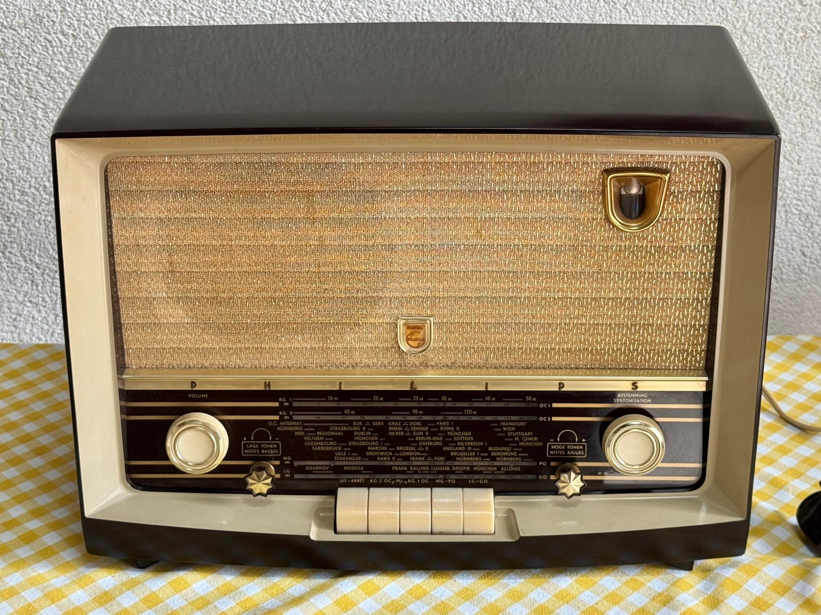Oude philips lampen radio bakkeliet vaste pr ophalen, Ophalen