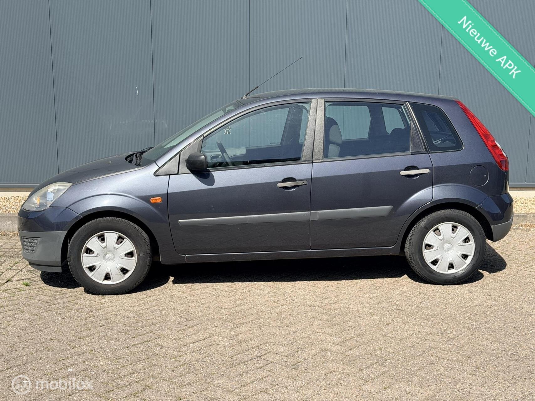 Ford Fiesta 1.25 Ghia NWEAPK/AIRCO, Voorwielaandrijving, 1242 cc, 4 cilinders, Bedrijf