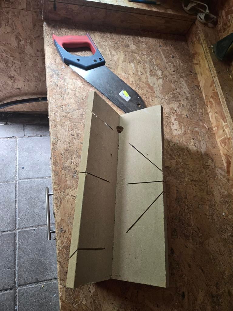 Zaag met zaagblok voor perfect haakse en hoekjes, Ophalen of Verzenden