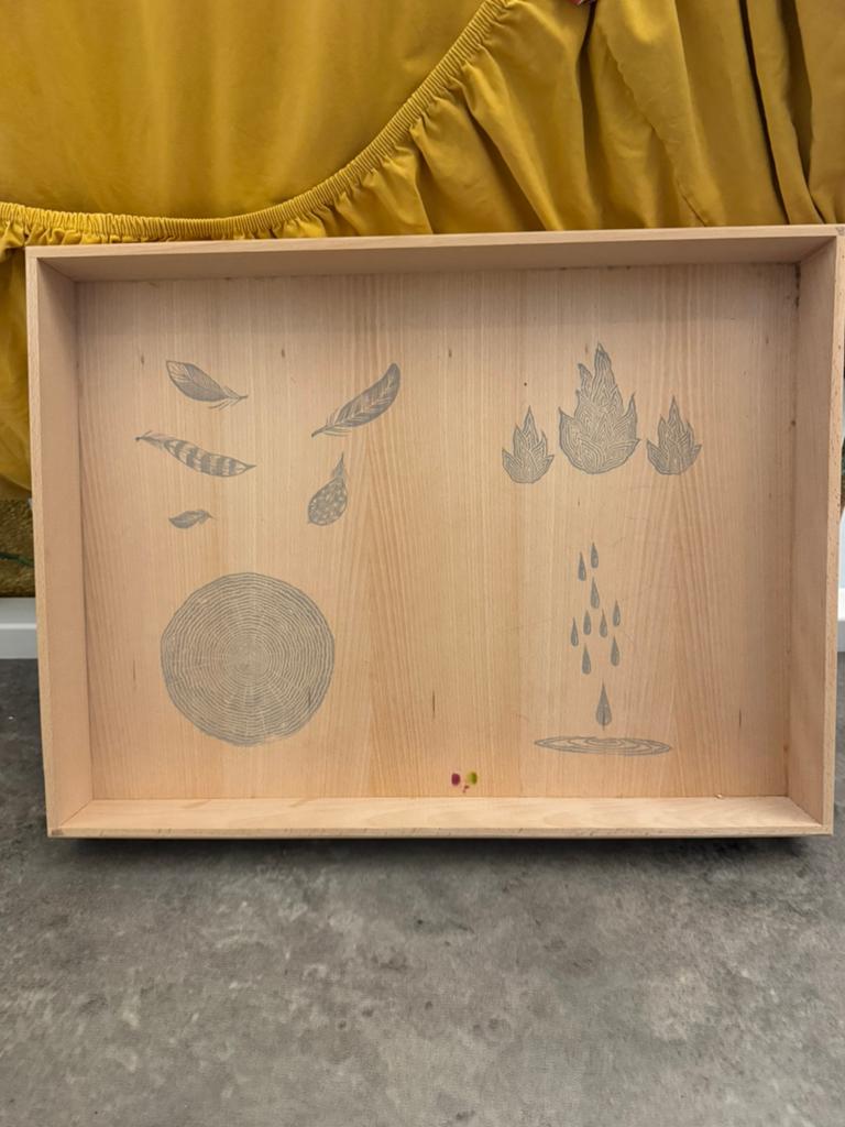 Grapat houten speel bak, Ophalen, Gebruikt, Ontdekken