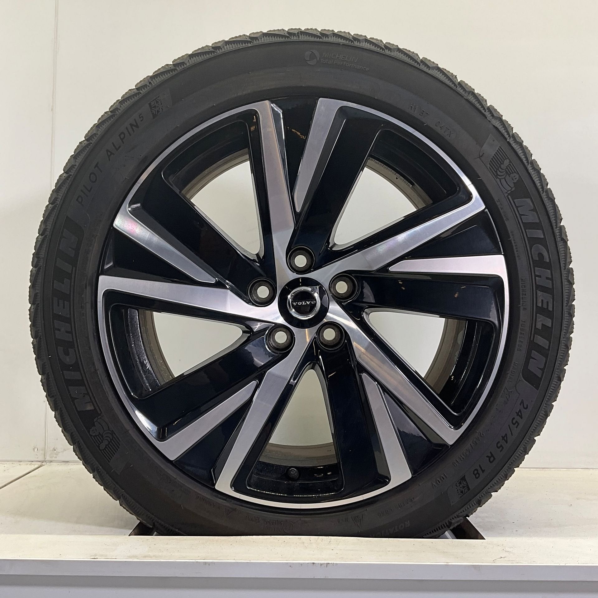 VOLVO V60 S60 VELGEN SET WINTERBANDEN 18 INCH *, 18 inch, -, -, Banden en Velgen