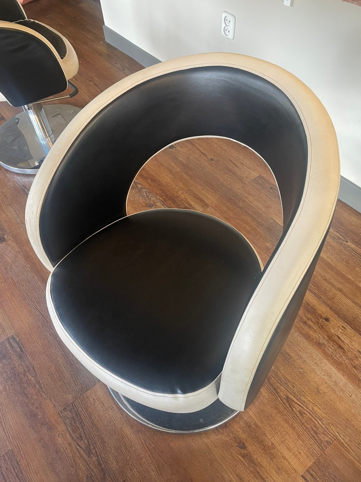 Kappersstoellen gratis, Ophalen, Massagetafel