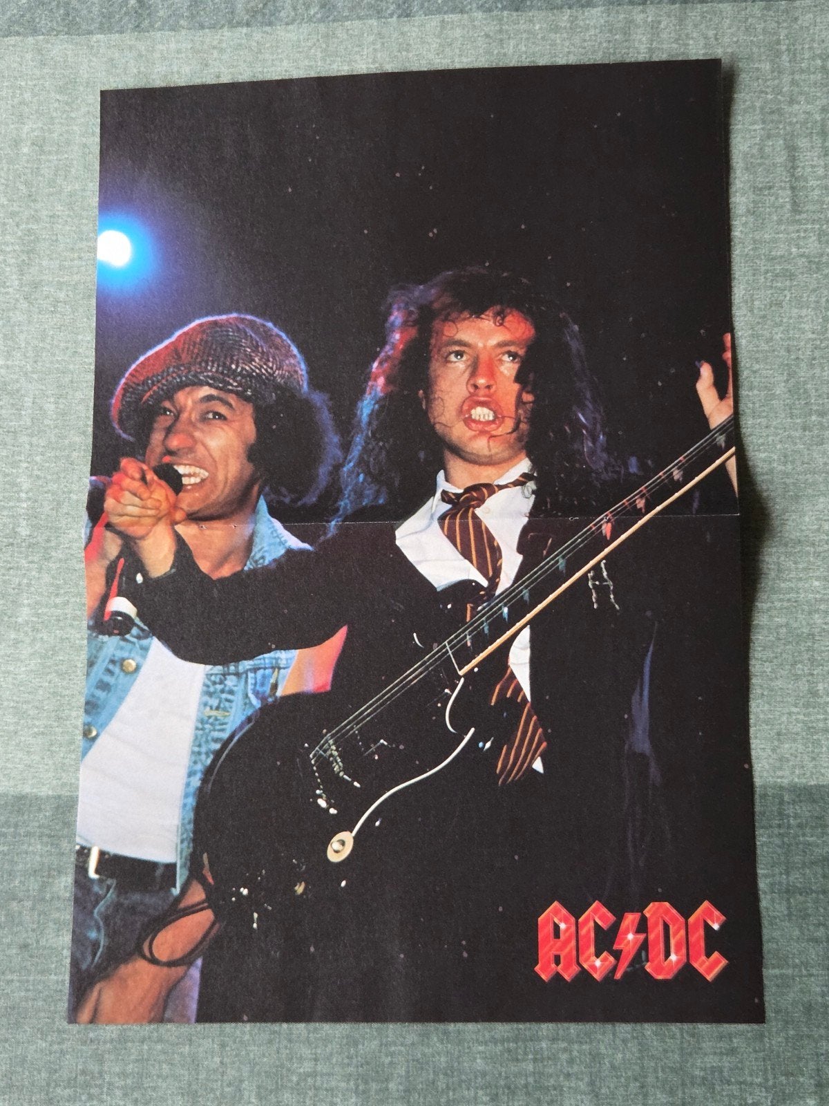AC/DC Poster Jaren '90 - Angus Young & Brian Johnson, Rechthoekig Staand, Ophalen of Verzenden, Zo goed als nieuw, A1 t/m A3