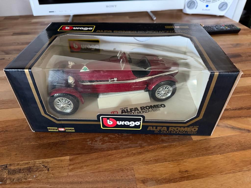 Burago Alfa Romeo 8C 2300 Monza (1931) - Schaal 1:18, Ophalen of Verzenden, Zo goed als nieuw, Auto, Bburago