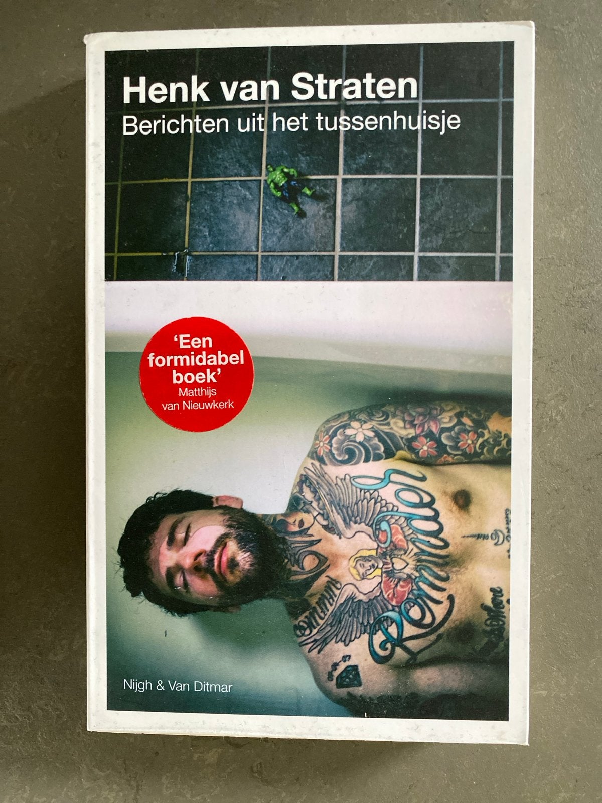 Berichten uit het tussenhuisje - Henk van Straten, Ophalen of Verzenden, Gelezen, Nederland
