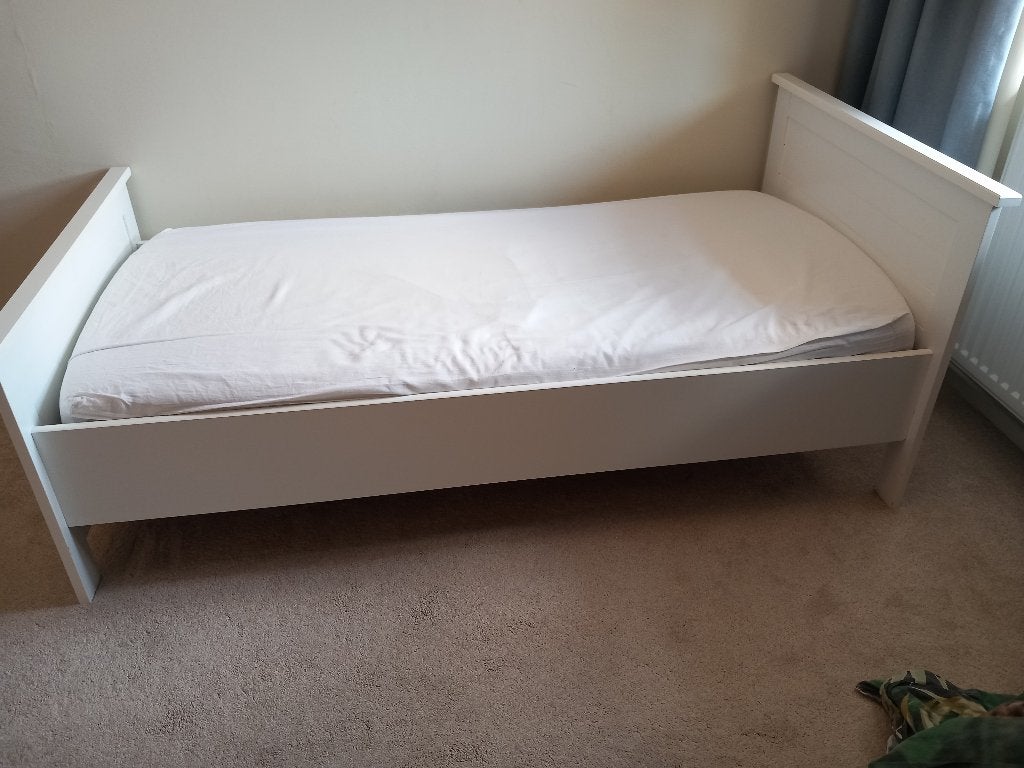 Mooi wit peuterbedje – compleet en in goede staat, Gebruikt, 70 tot 85 cm, 140 tot 160 cm, Ophalen