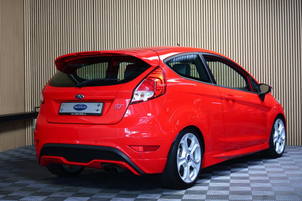 Ford Fiesta 1.6 ST1 LED RECARO TOPSTAAT AIRCO'13 (bj 2013), Voorwielaandrijving, 1596 cc, 1063 kg, Gebruikt