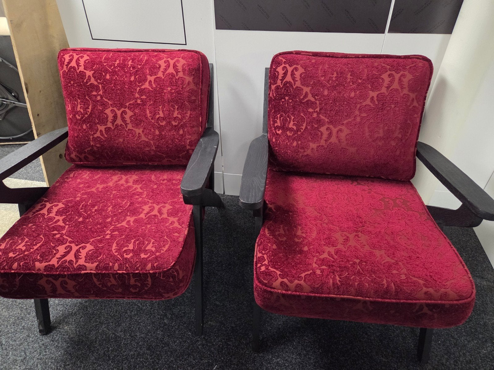 2 Nieuwe Donkerrode Design Stoelen, Huis en Inrichting, Stoelen, Ophalen, Twee, Design, Nieuw