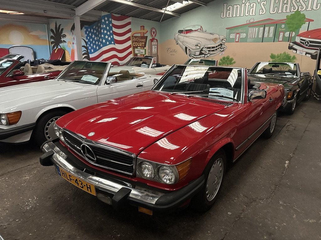Mercedes-Benz SL-Klasse 560 SL (bj 1987, automaat), Achterwielaandrijving, 5600 cc, Zwart, Cabriolet