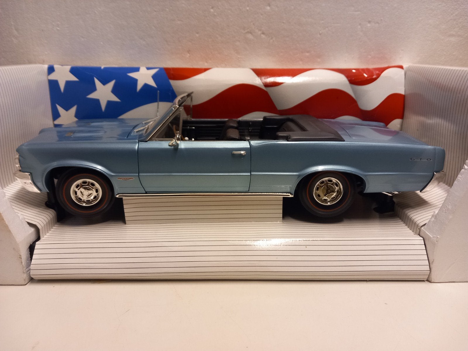 grote Pontiac GTO cabriolet ERTL metal 1:12 KRD, Ophalen of Verzenden, Zo goed als nieuw, 1:9 t/m 1:12, Auto