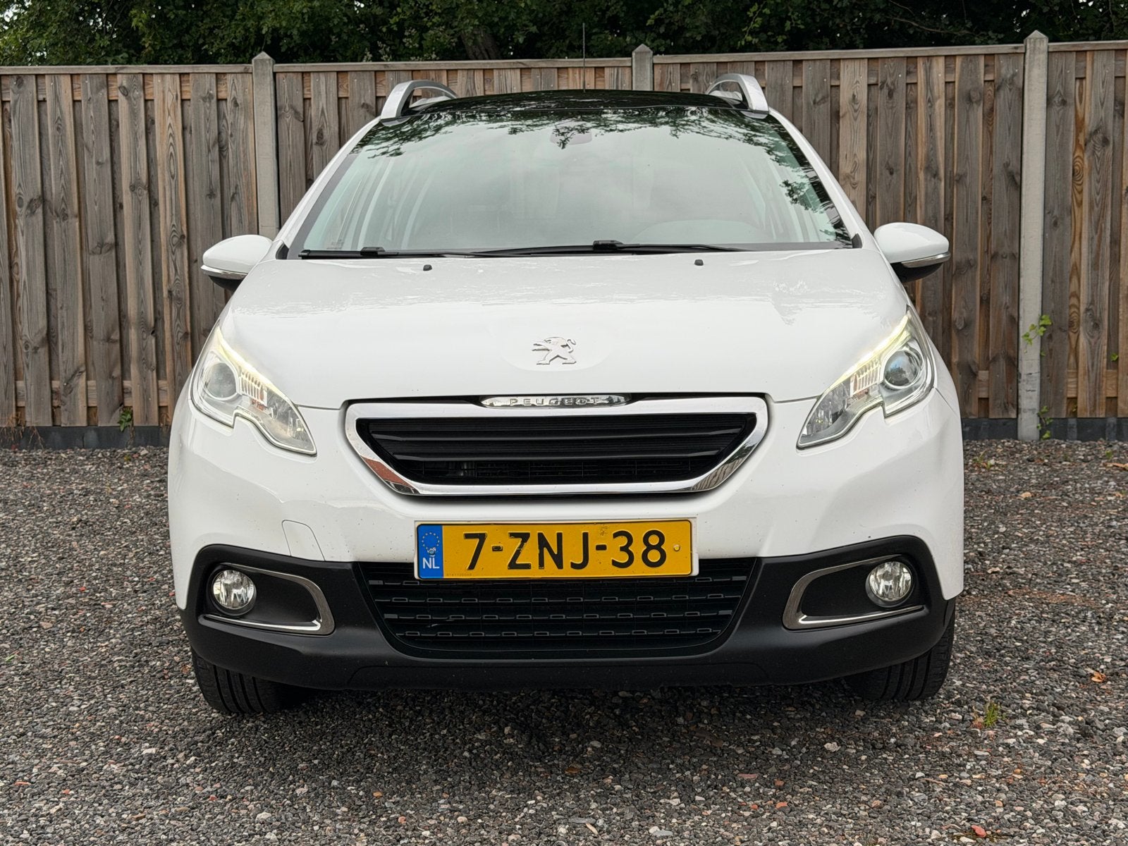 Peugeot 2008 1.6 VTI 120PK 2015 Wit pano airco navi trekhaak, Voorwielaandrijving, Stof, 4 cilinders, 1270 kg
