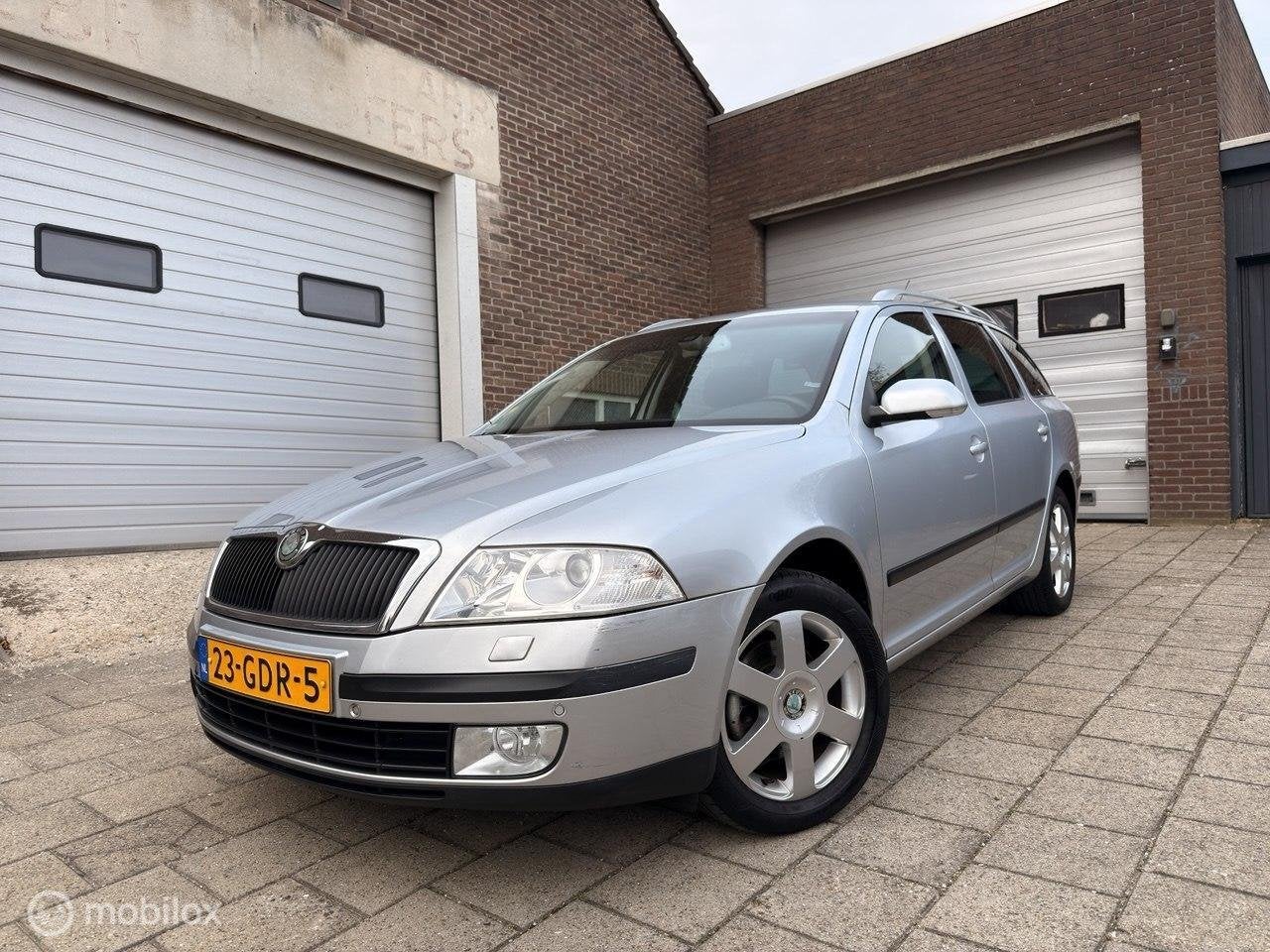 Skoda Octavia Combi 1.8 TSI Elegance, Auto's, Skoda, Voorwielaandrijving, Gebruikt, 4 cilinders, 160 pk
