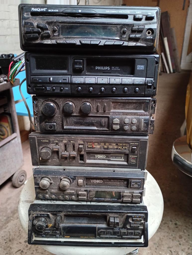 Doos met diverse oude autoradio's - Vintage auto radio's, Ophalen of Verzenden, Gebruikt
