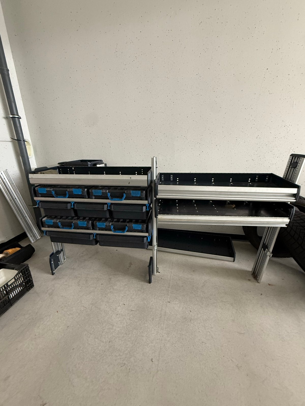 Sortimo bedrijfswageninrichting met bankschroef, Ophalen, Gebruikt