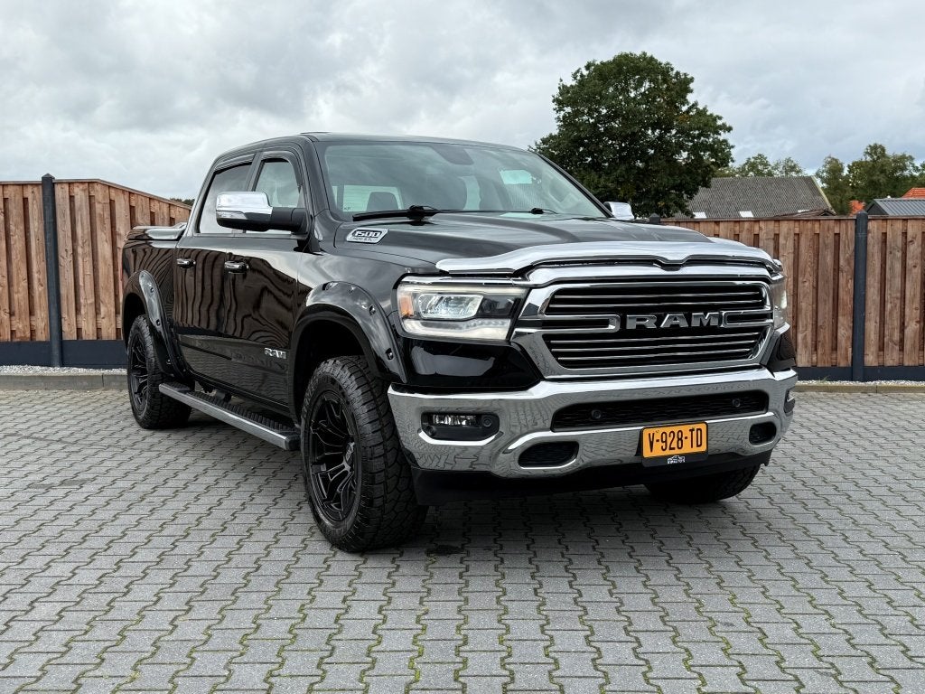Dodge Ram 1500 5.7 HEMI V8 4x4 LARAMIE WIDE BODY KMC WHEELS, Gebruikt, 5654 cc, 402 pk, Zwart