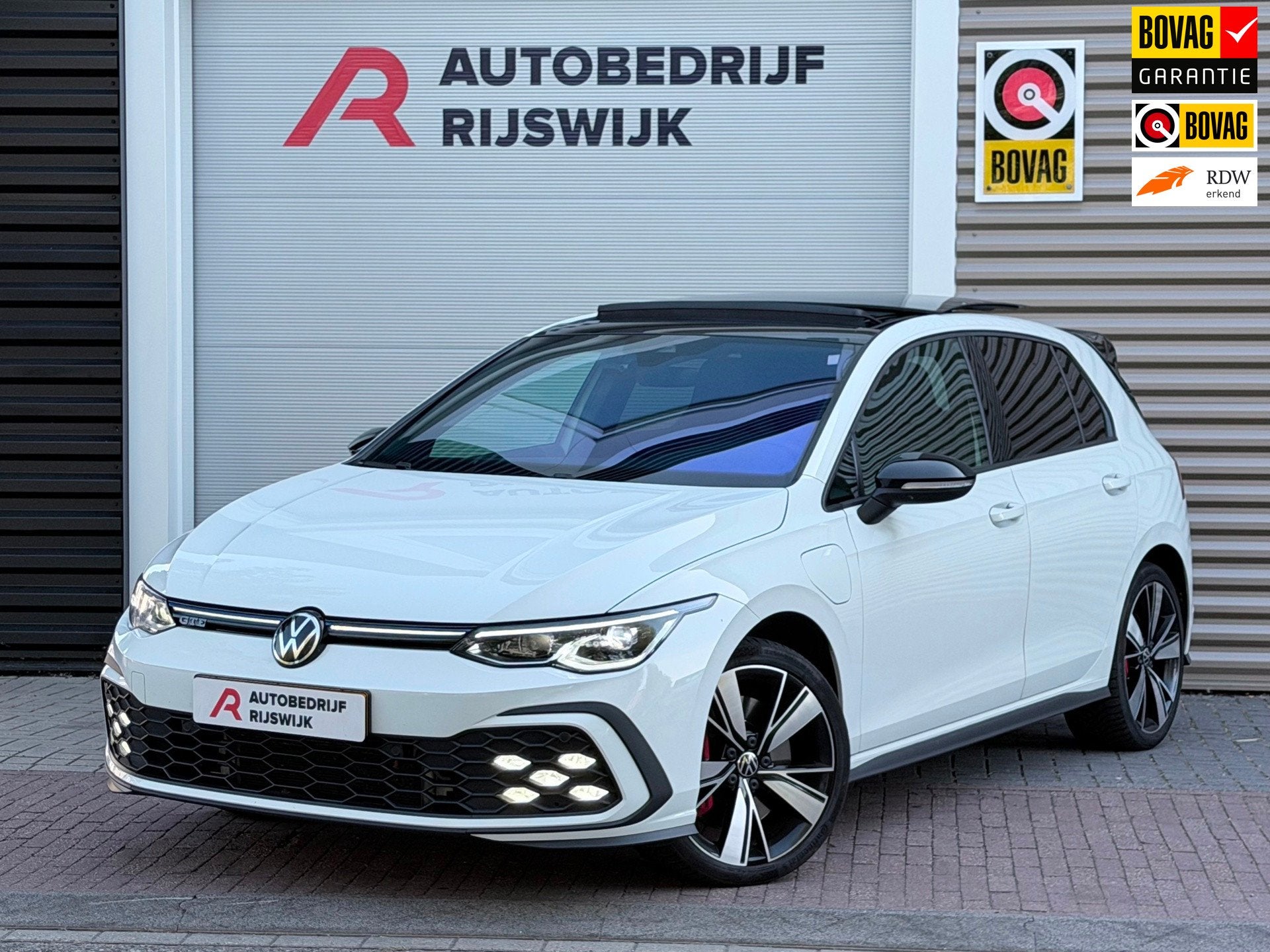 Volkswagen Golf 1.4 eHybrid GTE Pano/Camera/Blindspot, Auto's, Volkswagen, Gebruikt, Euro 6, Wit, 1524 kg