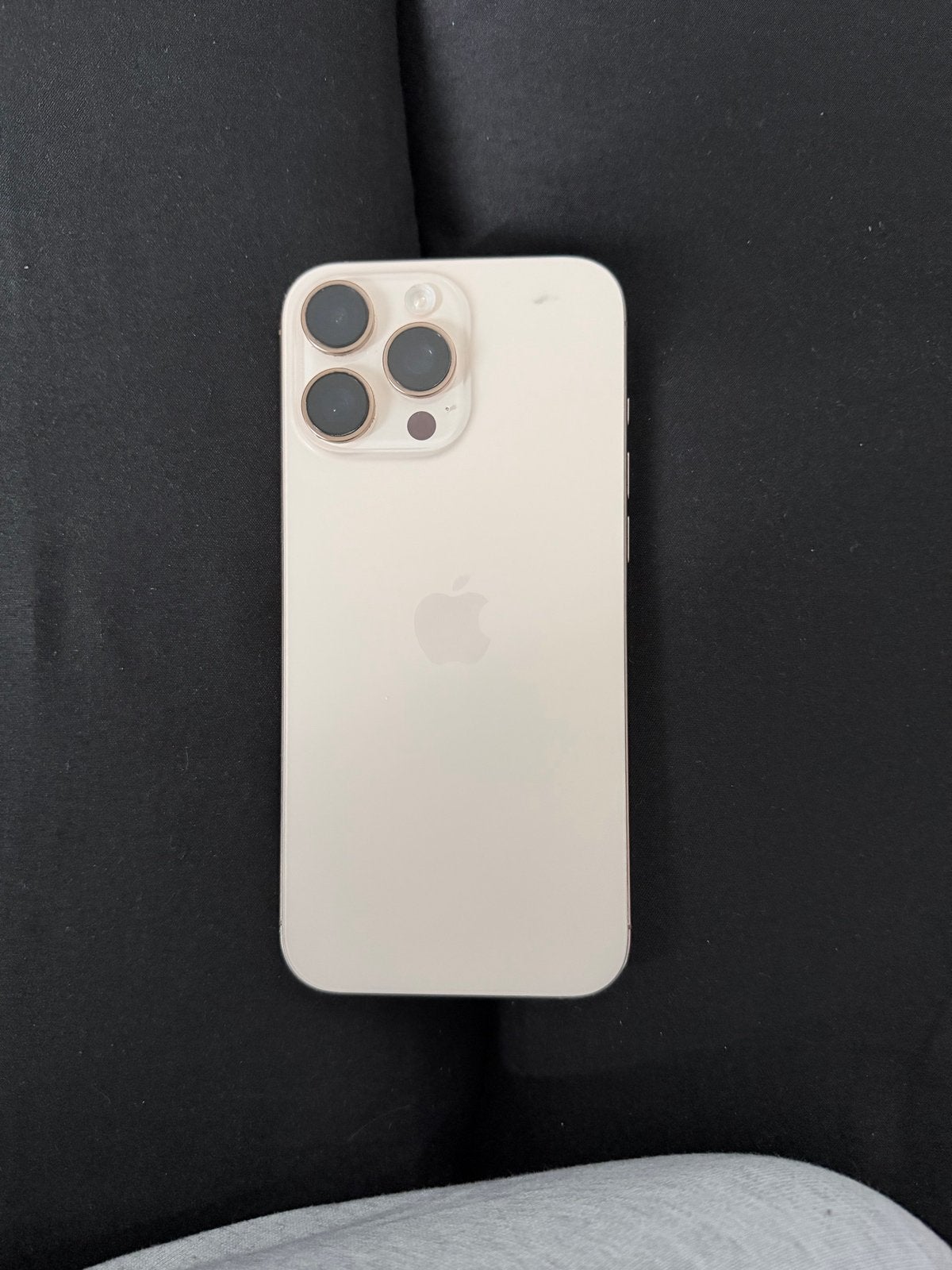 Apple iPhone 16 Pro Max 256GB Goud - Zo goed als nieuw, Telecommunicatie, Mobiele telefoons | Apple iPhone, 256 GB, Geel, IPhone 16 Pro Max
