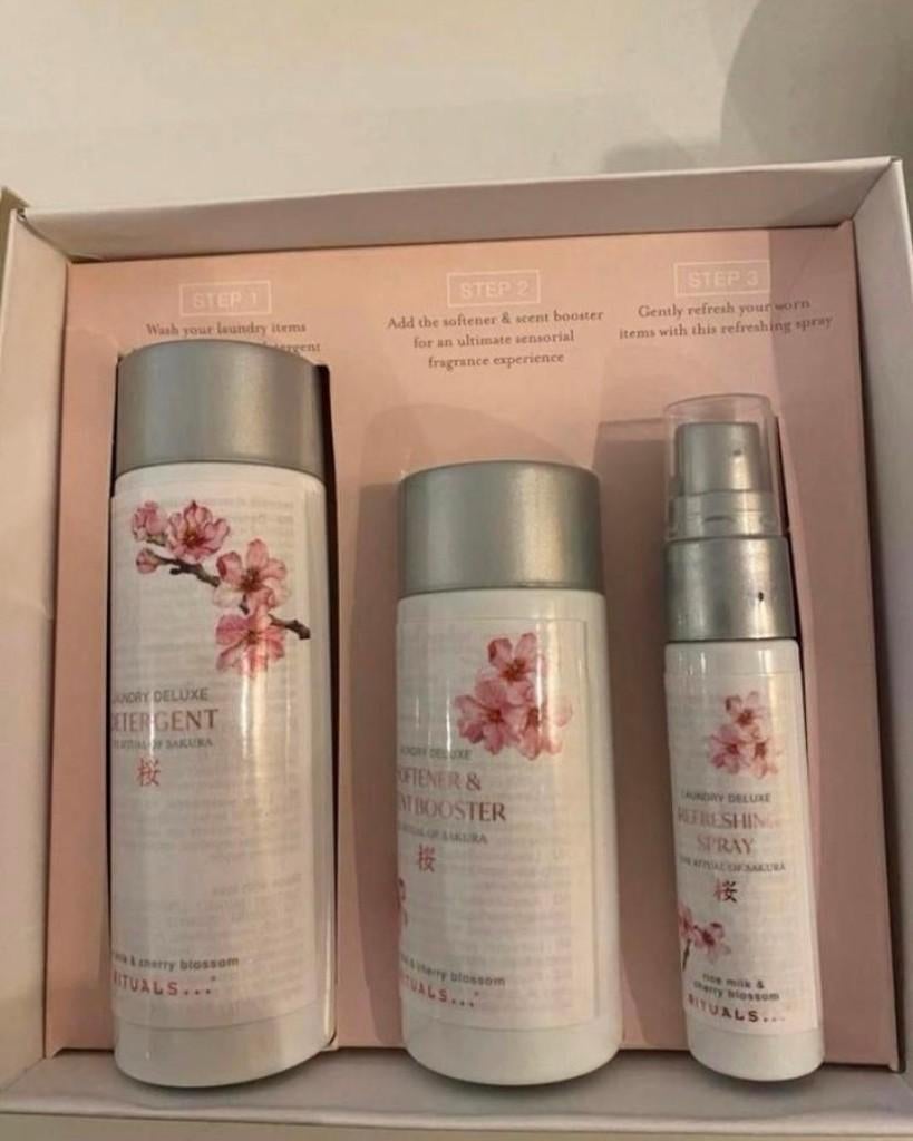 Nieuw Rituals Sakura laundry deluxe range giftset, Sieraden, Tassen en Uiterlijk, Uiterlijk | Lichaamsverzorging, Ophalen of Verzenden