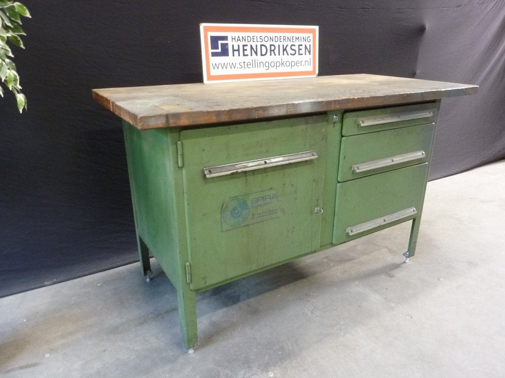 Zware vintage werkbank / werktafel met 3 lades + deurtje, Ophalen, Gebruikt, Handelsonderneming Hendriksen, Bankschroef