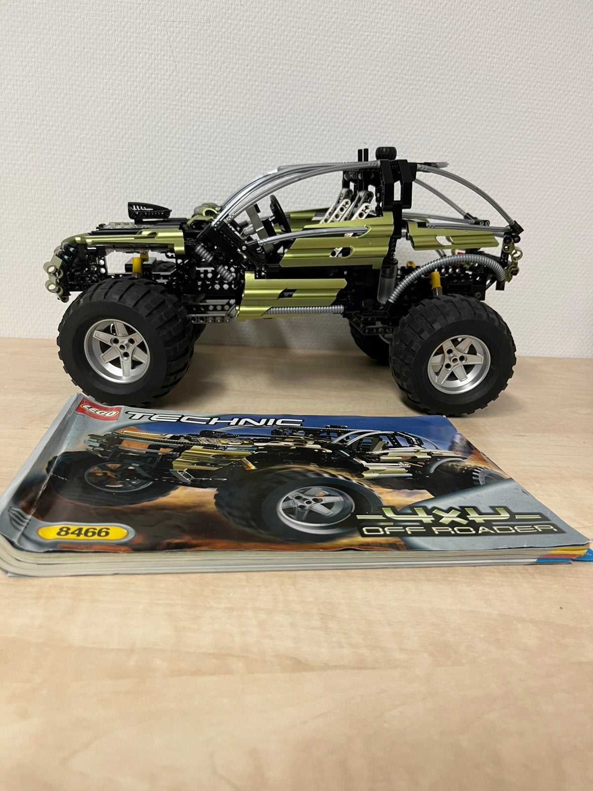 Lego 8466 4x4 off roader, Kinderen en Baby's, Speelgoed | Duplo en Lego, Ophalen of Verzenden, Zo goed als nieuw