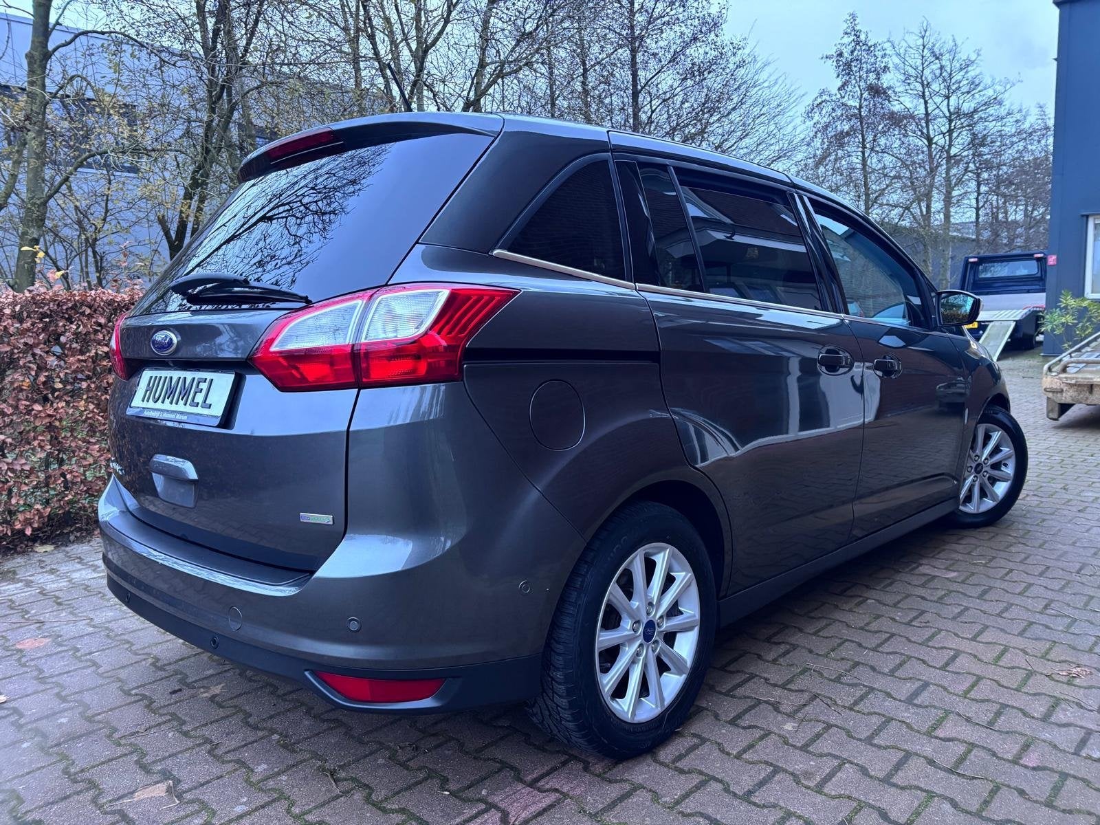 Ford Grand C-Max 1.0 Titanium, Voorwielaandrijving, 745 kg, Gebruikt, Zwart
