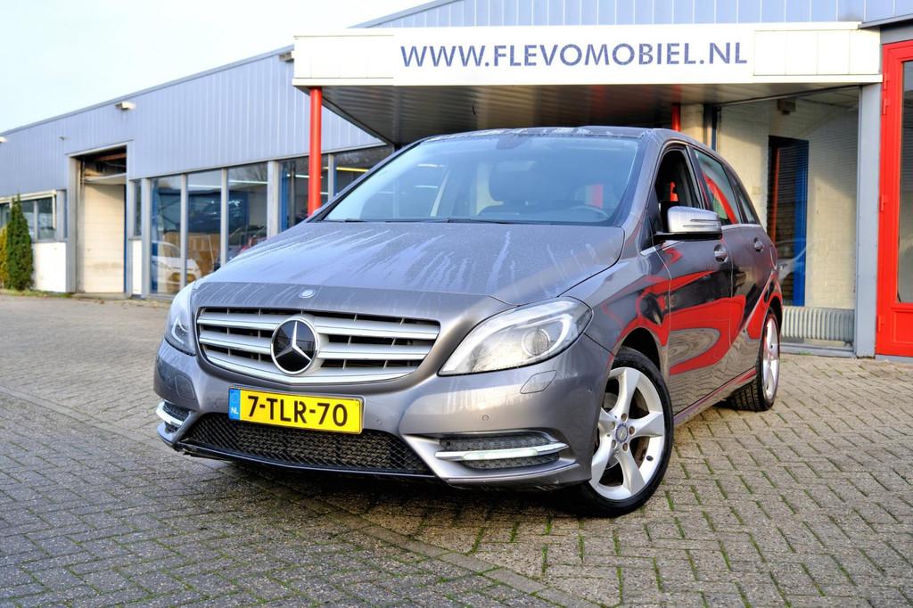 Mercedes-Benz B-klasse 180 Ambition Xenon|Navi|Leder|LMV, Auto's, Mercedes-Benz, Voorwielaandrijving, Bi-Xenon koplampen, Gebruikt